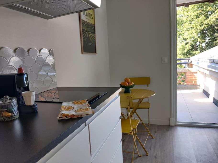 Bel Appart Renove Avec Terrasse 셍 따베흑땅 외부 사진